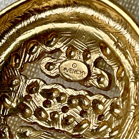 π2x Host Pickπ Vtg GIVENCHY Pendant Thick Rope Gold-Plate Enhancer Omega Chain - Picture 5 of 15